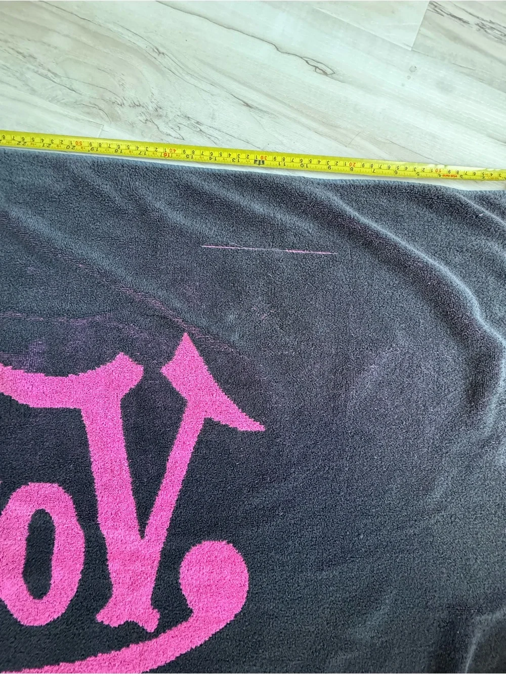 Von Dutch Beach Towel Black & Hot Pink